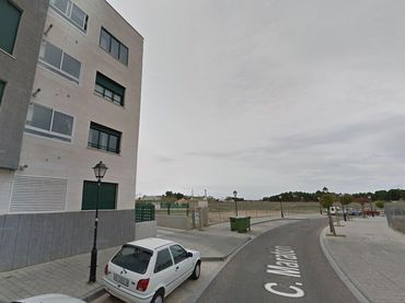 Pis amb balcó en venda a MARATON