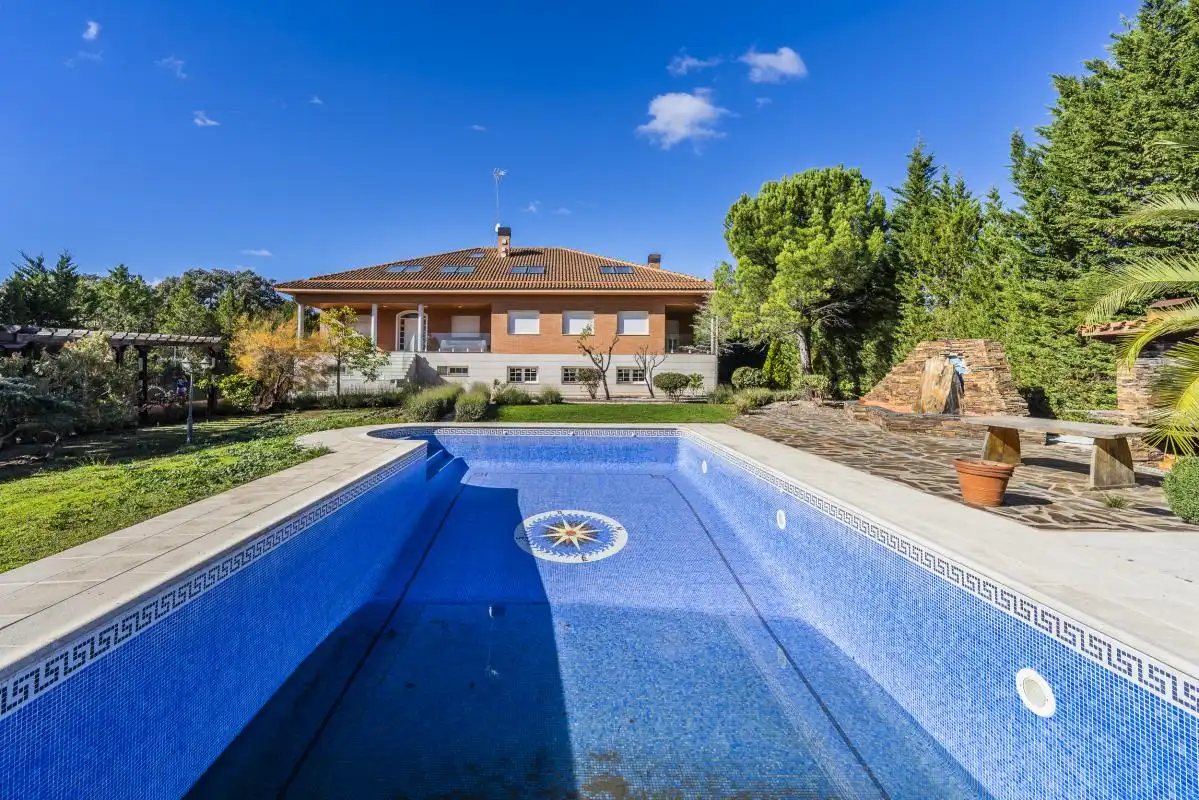 Casa o xalet en venda a Calle Principal, Navalquejigo - Los Arroyos