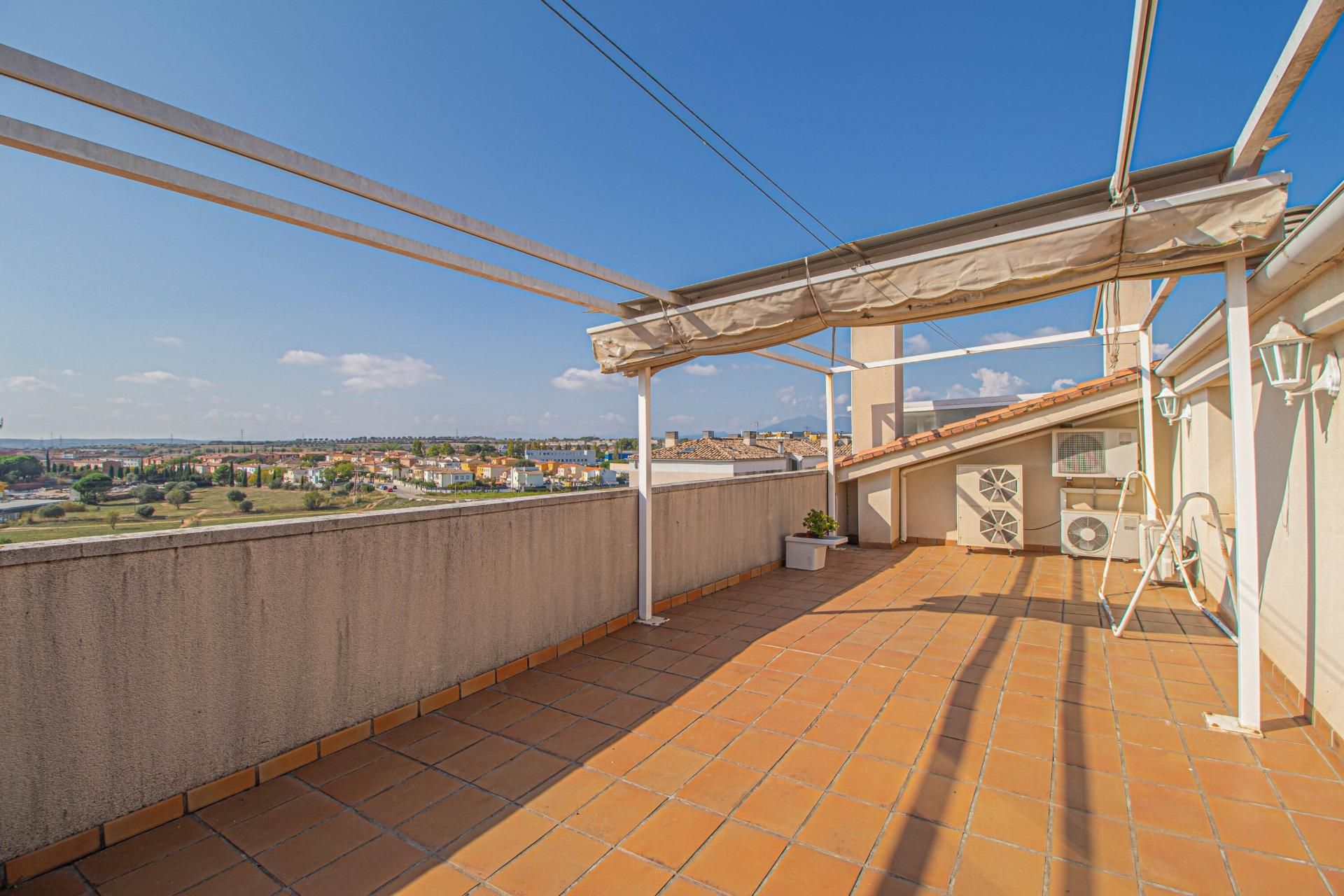 Terrace of Attic for sale in Figueres  with Air Conditioner, Heating and Terrace