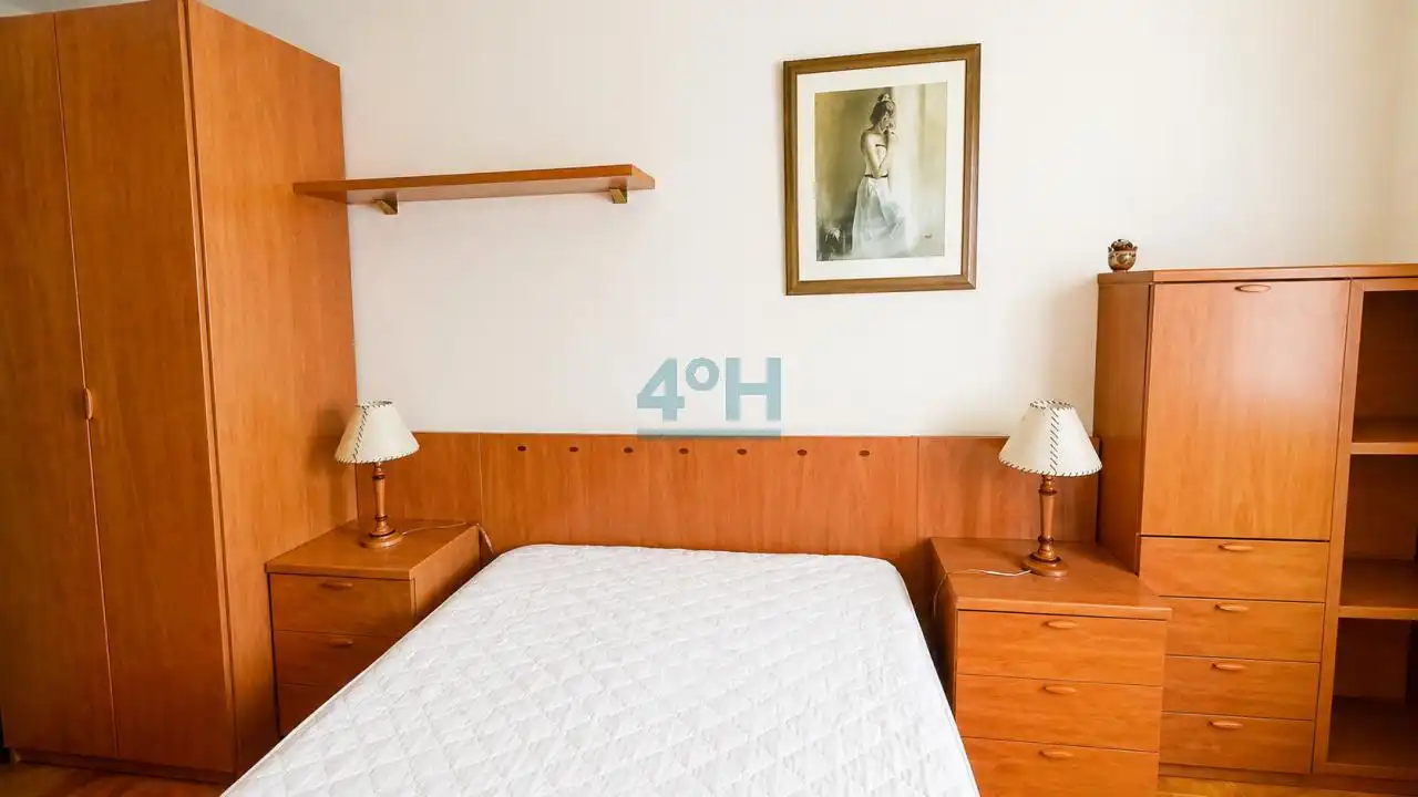 Habitación de Piso en venta en Ourense Capital  con Calefacción, Parquet y Trastero