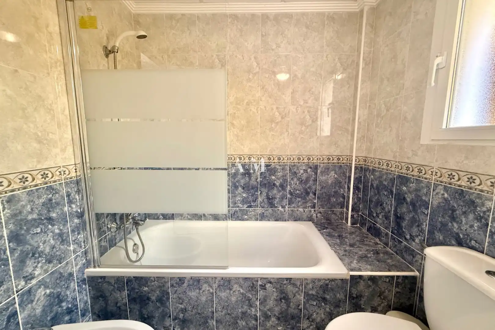 Bany de Pis de lloguer en Almoradí amb Calefacció, Terrassa i Piscina