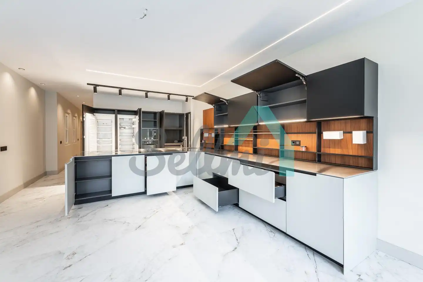 Cocina de Piso en venta en Oviedo  con Calefacción, Trastero y Balcón