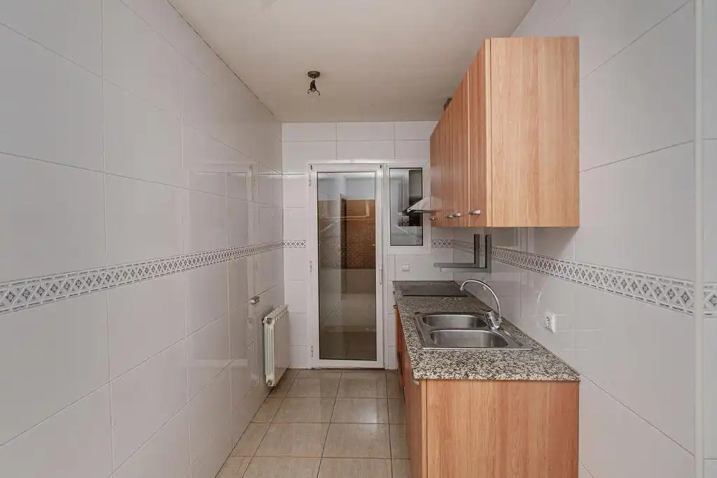 Kitchen of Ground floor for sale in Figueres