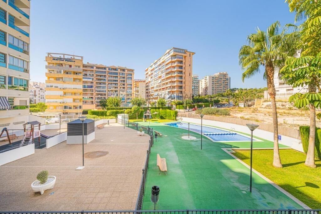 Exterior view of Apartment for sale in Villajoyosa / La Vila Joiosa  with Air Conditioner, Heating and Private garden