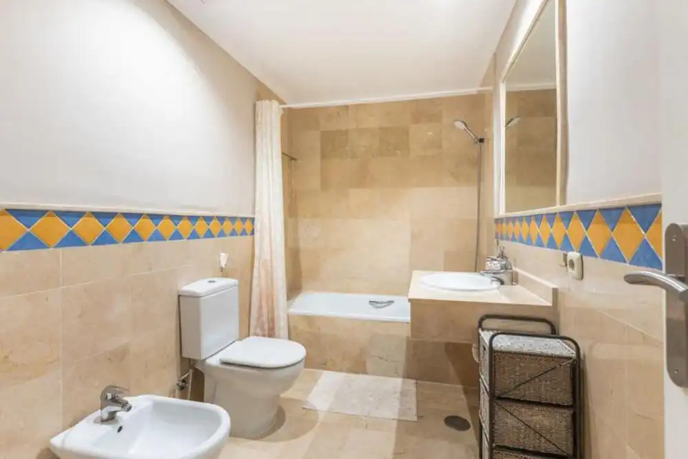 Badezimmer von Wohnungen zur Miete in Nueva Andalucía