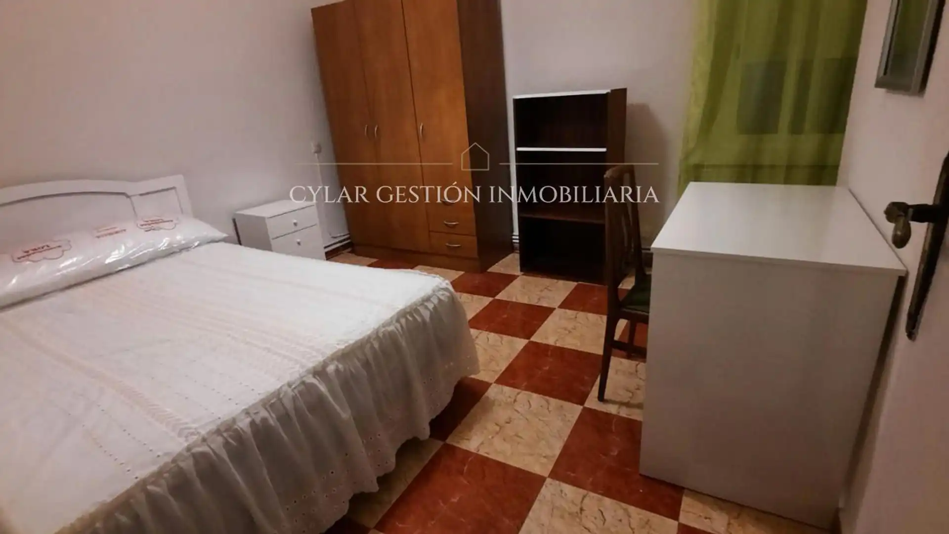 Piso de alquiler en Melchor Cano, Carmelitas