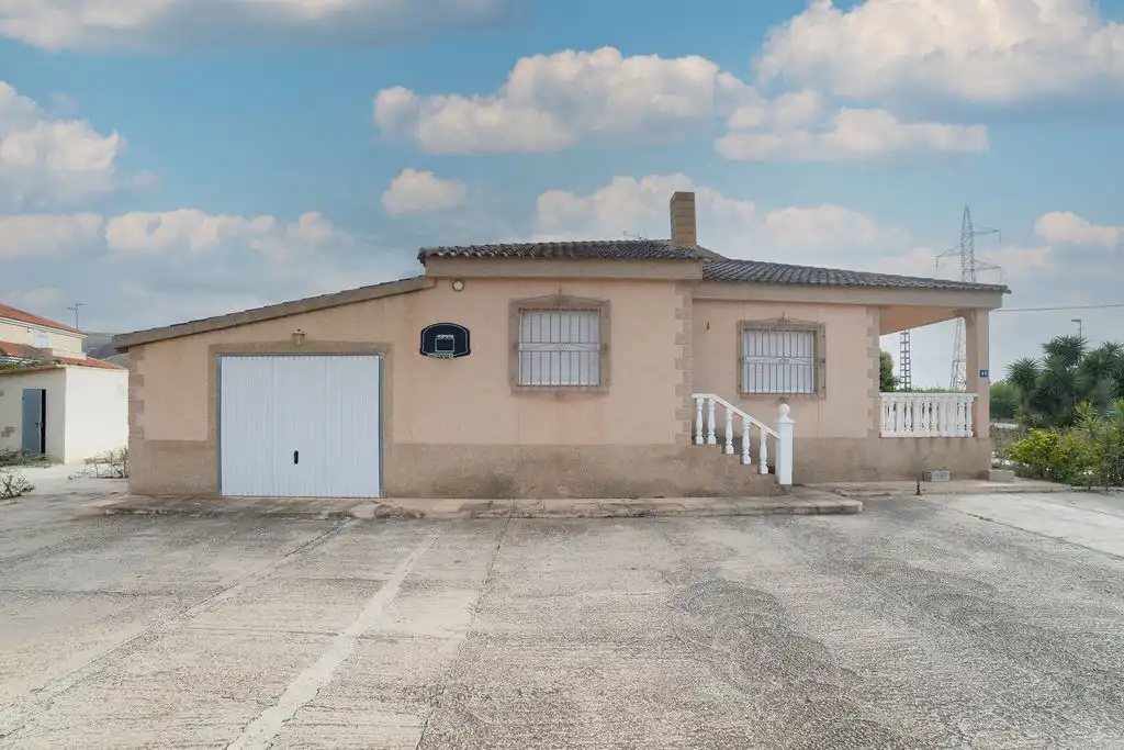 Villa zum Verkauf in C/ Los Cristobales (Camino de las Majadas)