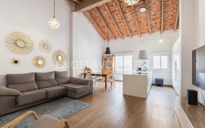 Sala d'estar de Casa o xalet en venda en Burjassot amb Aire condicionat, Calefacció i Terrassa