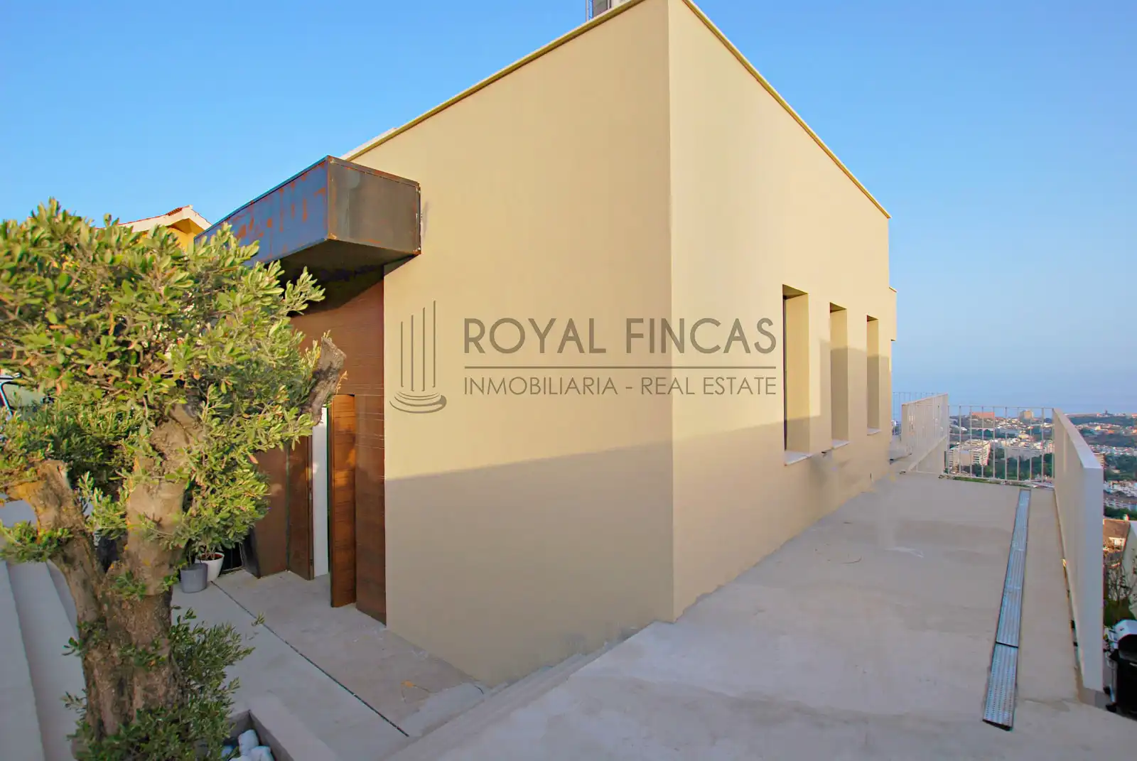 Exterior view of Detached homes for sale in Benalmádena  with Air Conditioner, Terrace and Swimming Pool