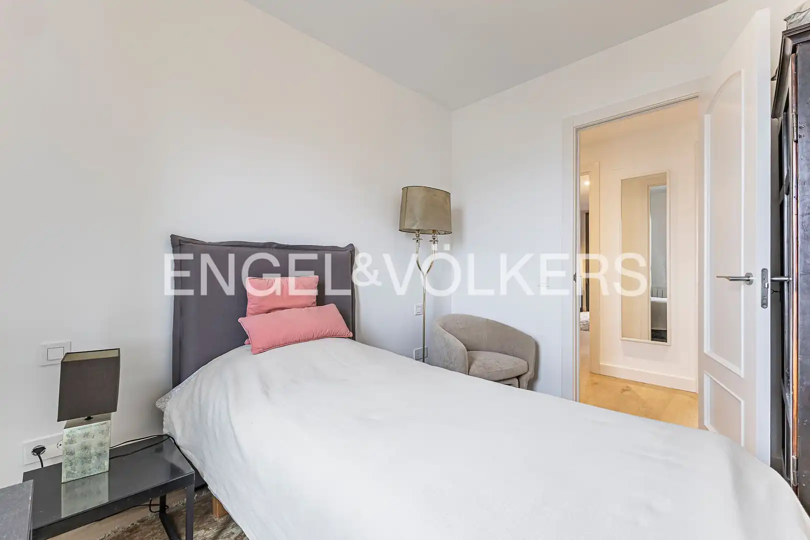 Schlafzimmer von Wohnung zum Verkauf in L'Hospitalet de Llobregat mit Klimaanlage, Heizung und Abstellraum
