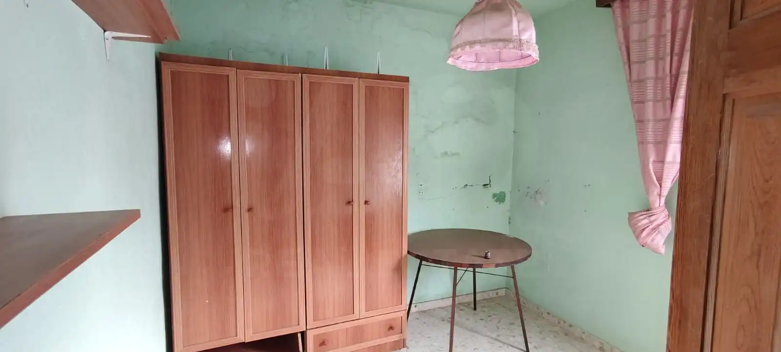 Dormitori de Finca rústica en venda en Lora del Río amb Aire condicionat i Calefacció