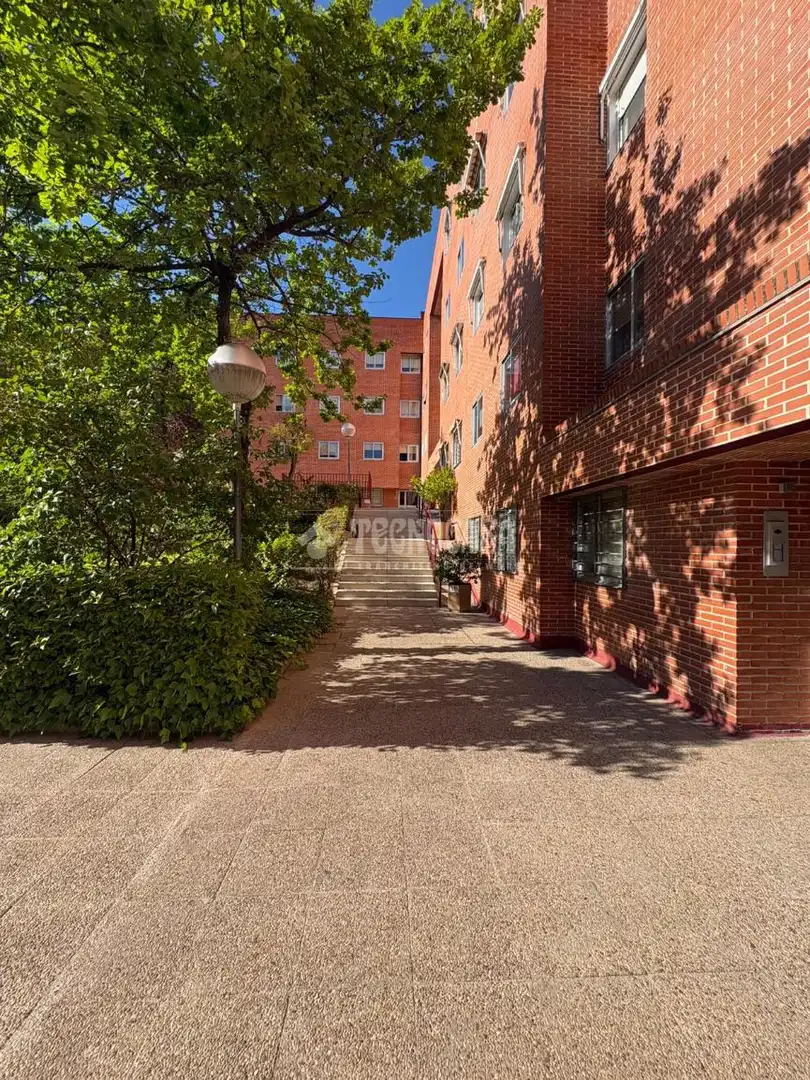 Vista exterior de Piso en venta en Madrid
