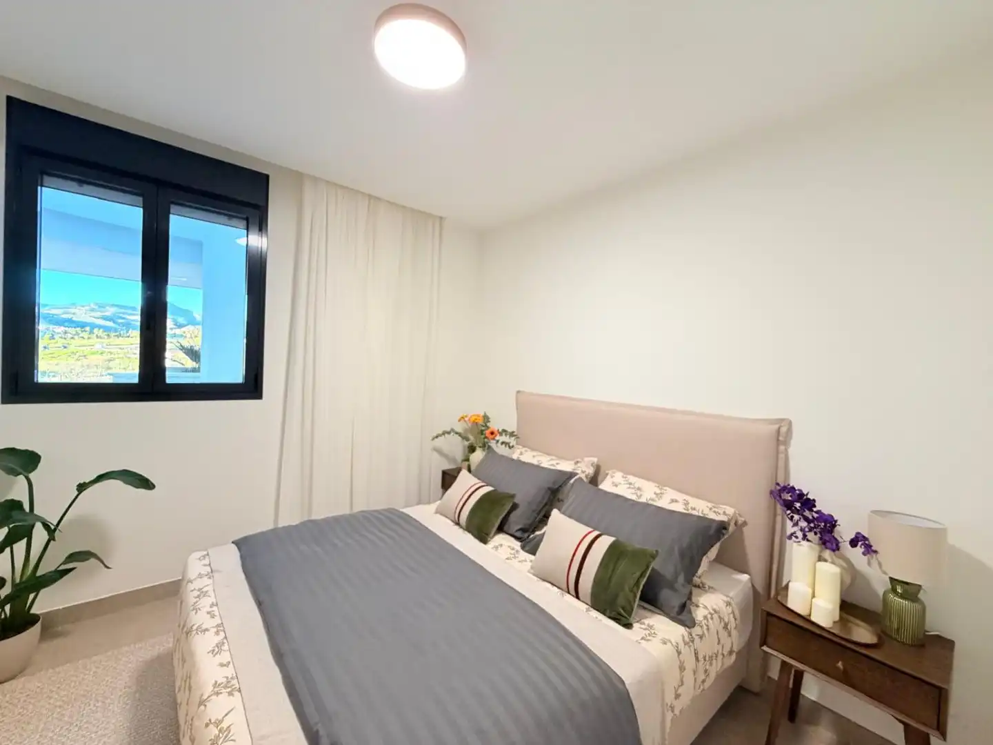 Bedroom of Flat for sale in Estepona  with Air Conditioner, Heating and Terrace