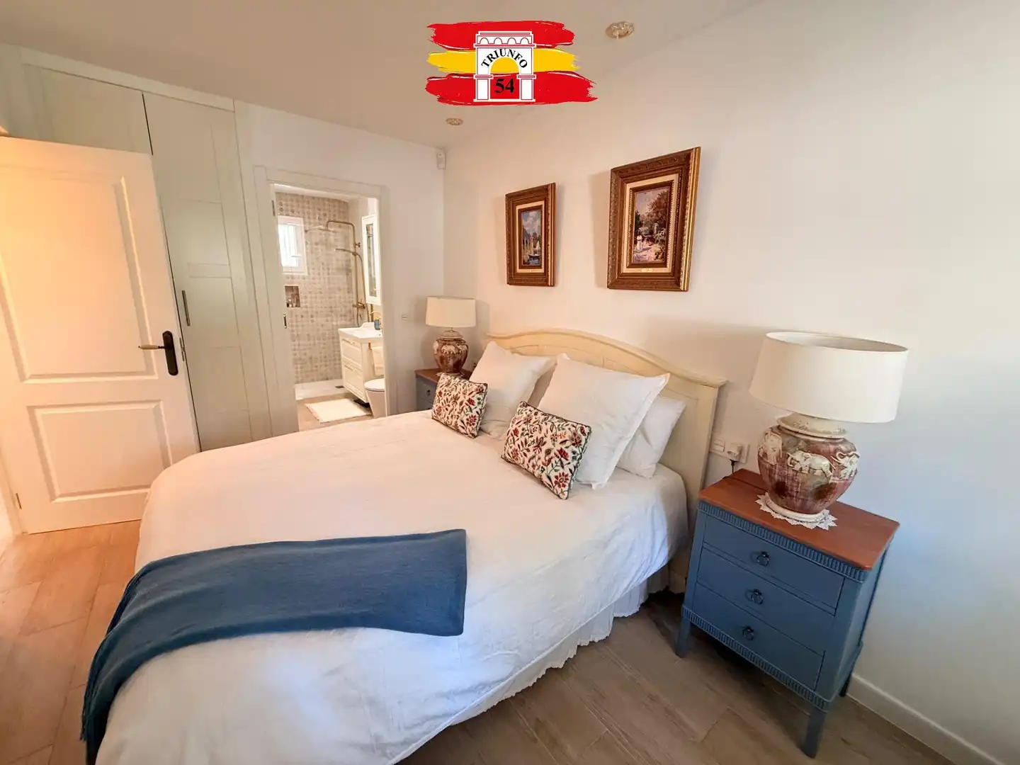 Schlafzimmer von Haus oder Chalet zum Verkauf in Pilar de la Horadada mit Klimaanlage, Privatgarten und Schwimmbad
