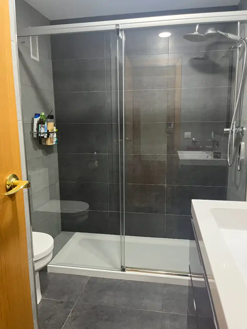 Bathroom of Flat for sale in Valencia  with Air Conditioner, Terrace and Storage room