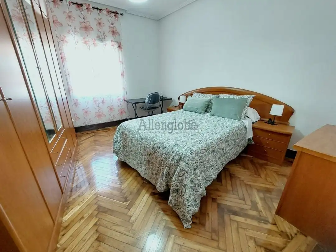 Piso de alquiler en Calle Fernando Vela, Milán - Pumarín