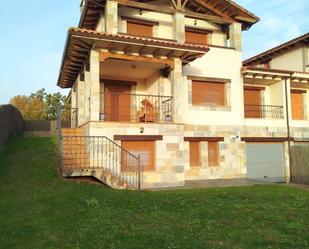 Exterior view of Single-family semi-detached for sale in Valverde de la Virgen  with Heating, Private garden and Terrace