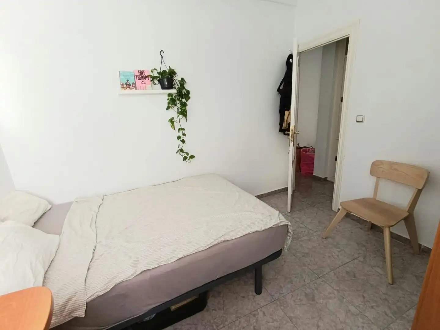 Bedroom of Flat for share in Sevilla  with Air Conditioner, Furnished and Washing machine