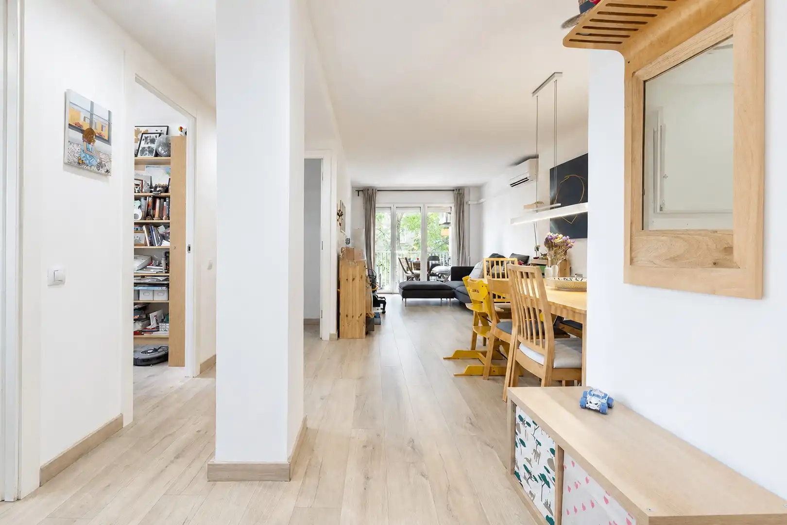 Sala de estar de Piso en venta en Sant Cugat del Vallès con Aire acondicionado, Calefacción y Parquet