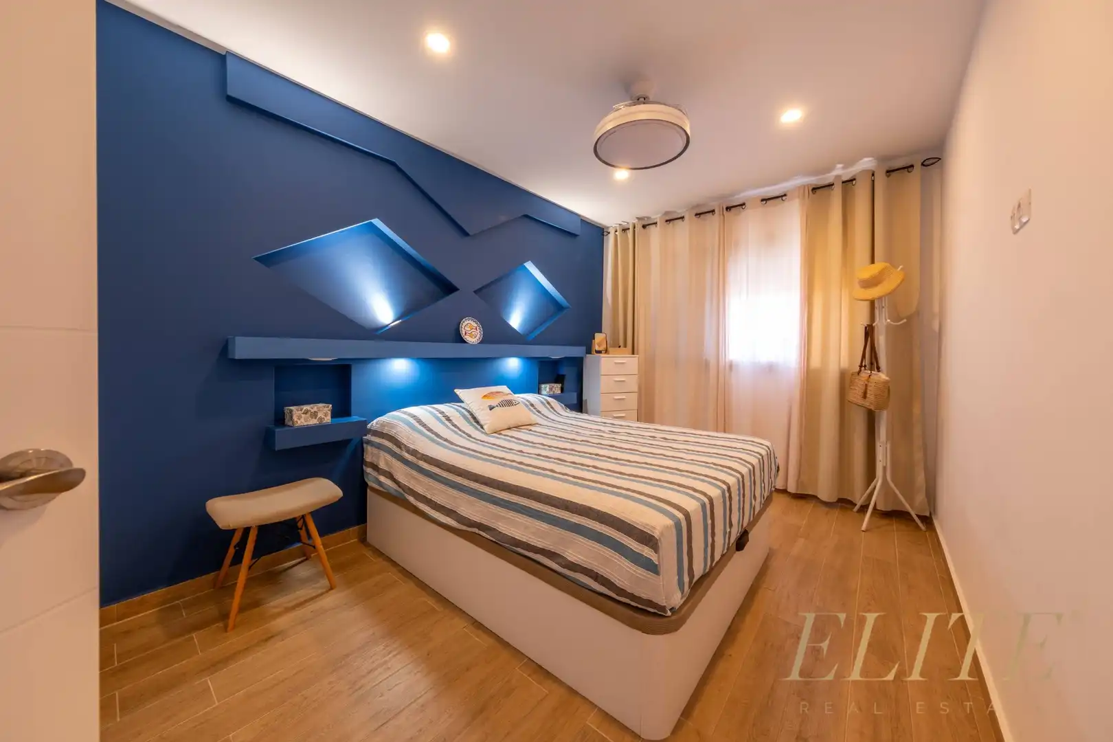 Dormitori de Apartament en venda en San Bartolomé de Tirajana amb Aire condicionat, Jardí privat i Moblat