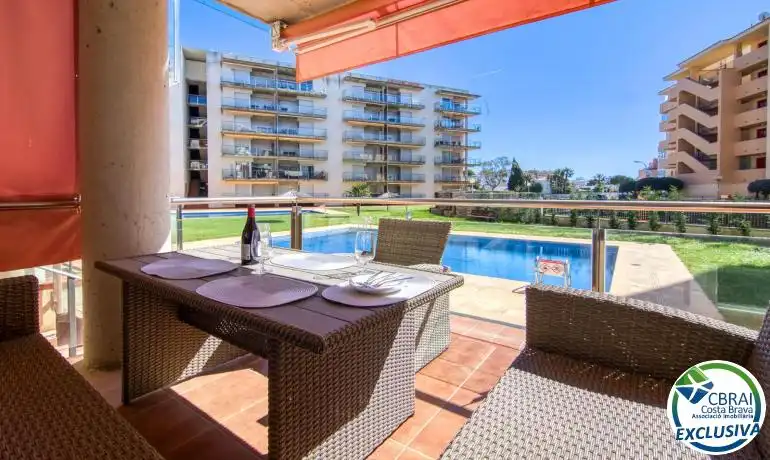 Vivienda con piscina en venta en Carrer Cap Blanc 7