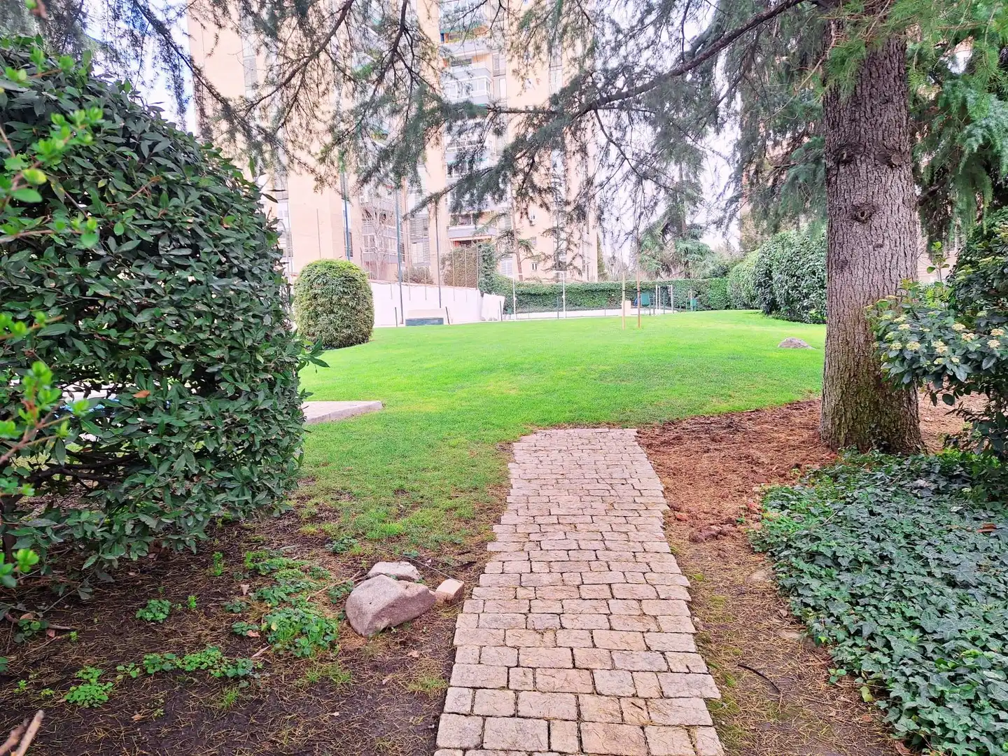 Garden of Flat for rent in Madrid  with Air Conditioner, Heating and Furnished