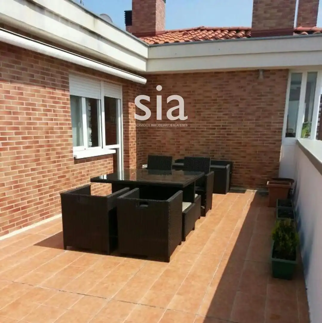 Terrasse von Dachboden zum Verkauf in Vitoria - Gasteiz mit Heizung, Terrasse und Abstellraum
