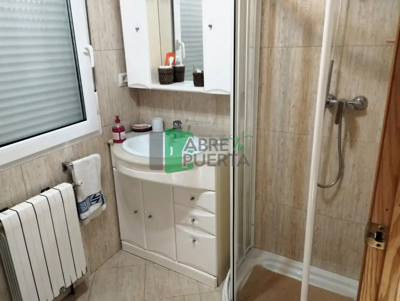 Bany de Casa o xalet en venda en Ourense Capital  amb Calefacció, Jardí privat i Moblat