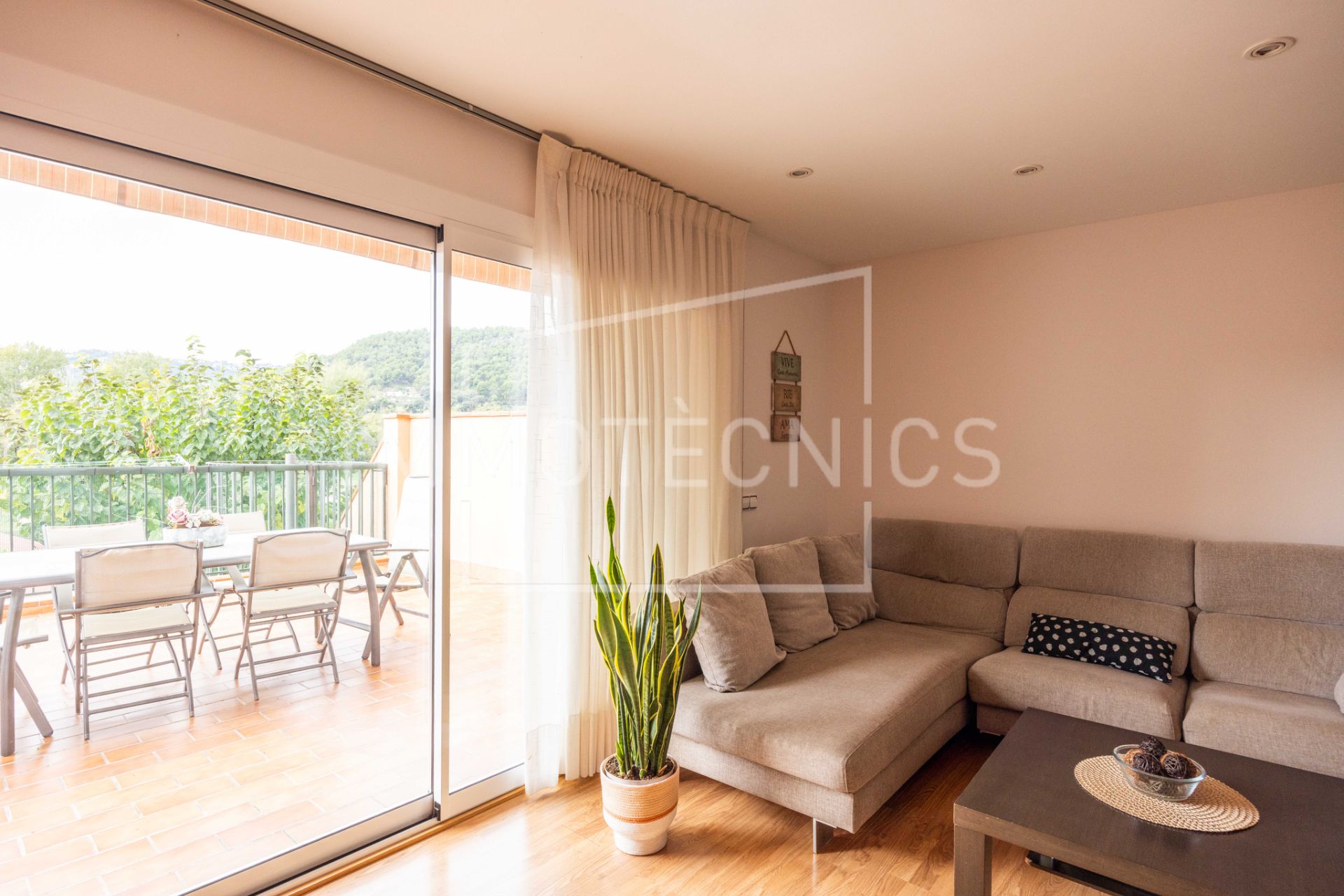 Living room of House or chalet for sale in Bigues i Riells del Fai  with Air Conditioner, Heating and Parquet flooring