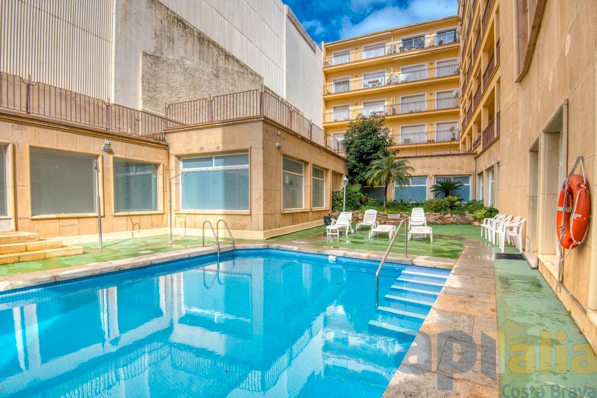 Swimming pool of Apartment for sale in Sant Feliu de Guíxols  with Heating, Balcony and Community pool