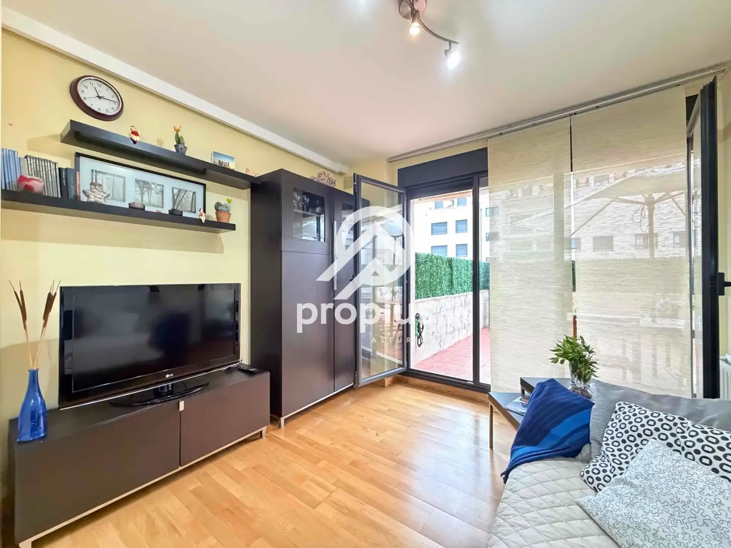 Exterior view of Flat for sale in Llanes  with Heating, Terrace and Storage room