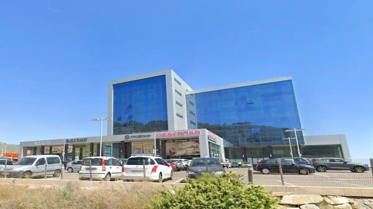 Büro zum Verkauf in SANTIAGO DE SANTIAGO 38