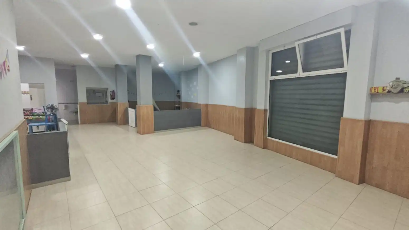 Local comercial en venta en Crevillent - PZ MEDICO MOHAMED AL SHAFRA 5, imagen 2