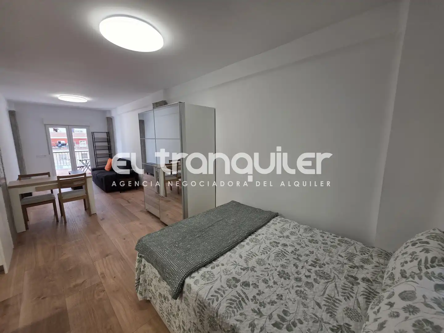 Schlafzimmer von Wohnung zur Miete in Madrid mit Klimaanlage, Terrasse und Möbliert
