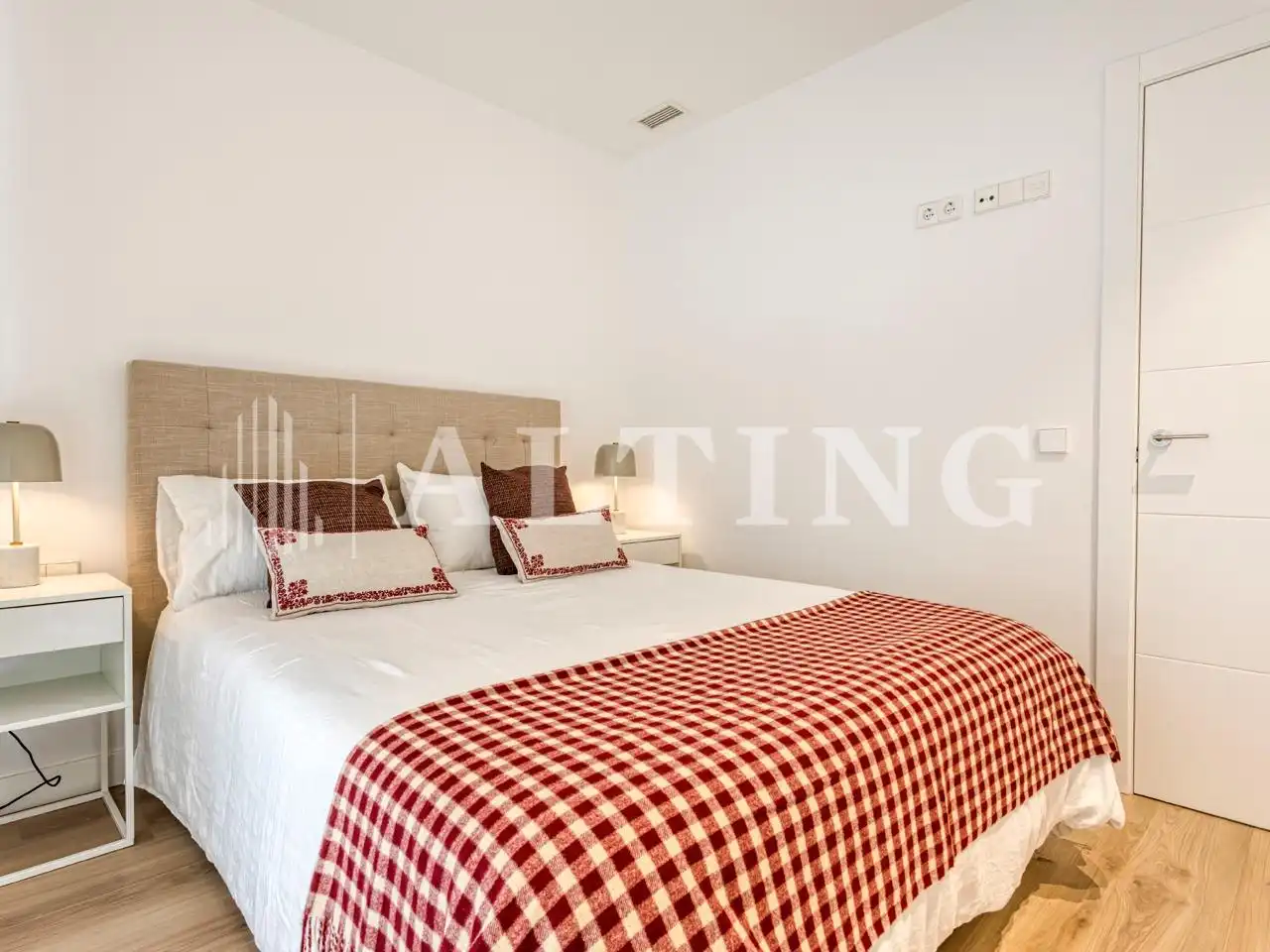Bedroom of Flat for sale in Barcelona  with Heating, Parquet flooring and Terrace