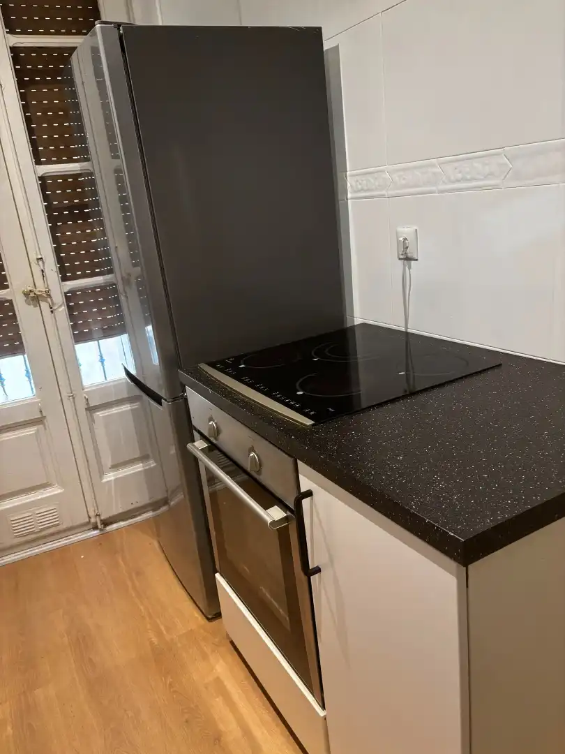 Cuina de Apartament de lloguer en Zaragoza amb Calefacció, Moblat i Forn