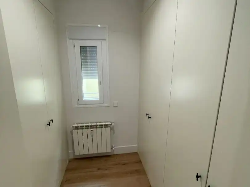 Wohnung zur Miete in  Madrid Capital mit Klimaanlage, Terrasse und Balkon