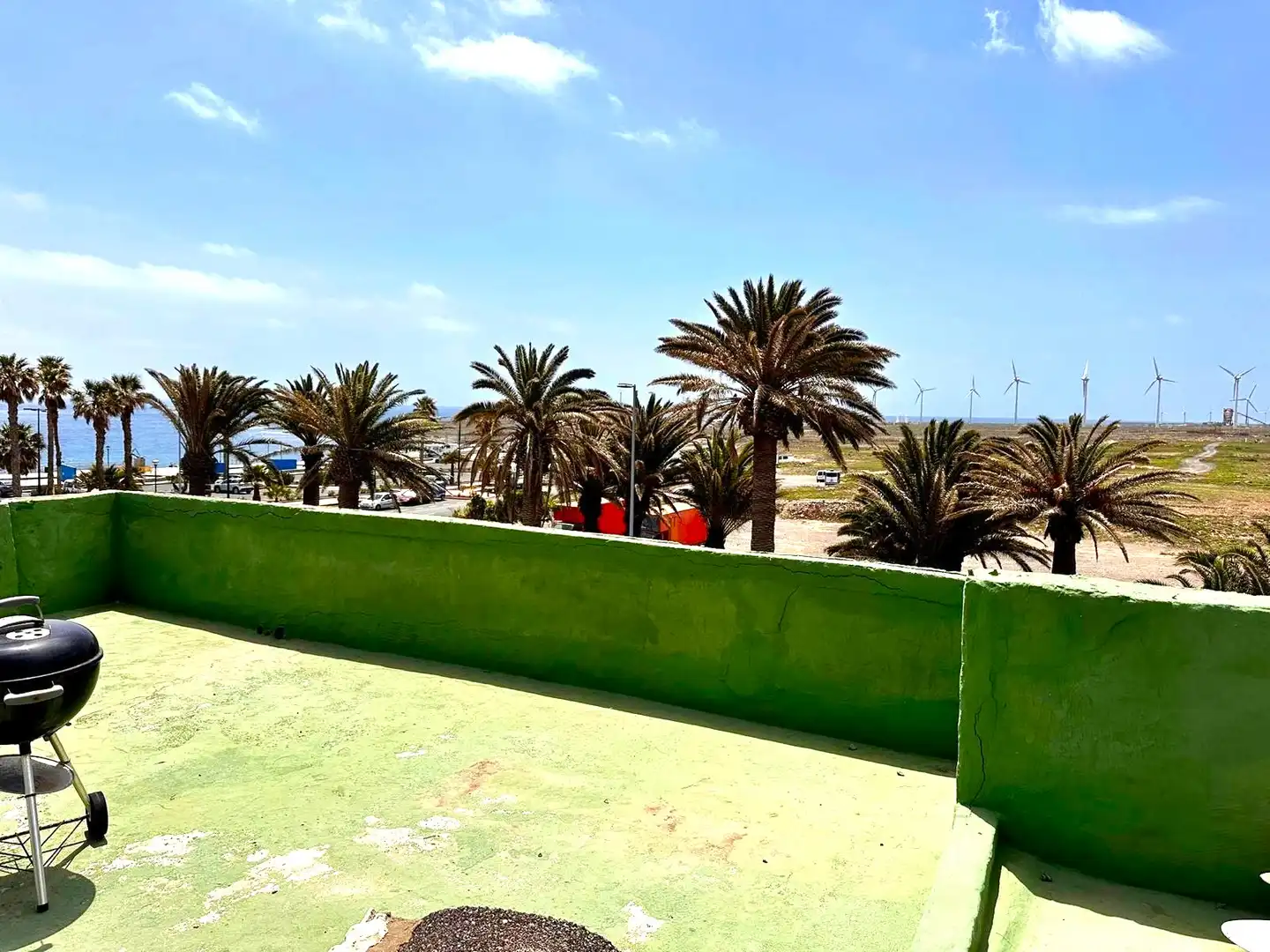 Vista exterior de Casa adosada en venta en Santa Lucía de Tirajana con Terraza, Amueblado y Balcón