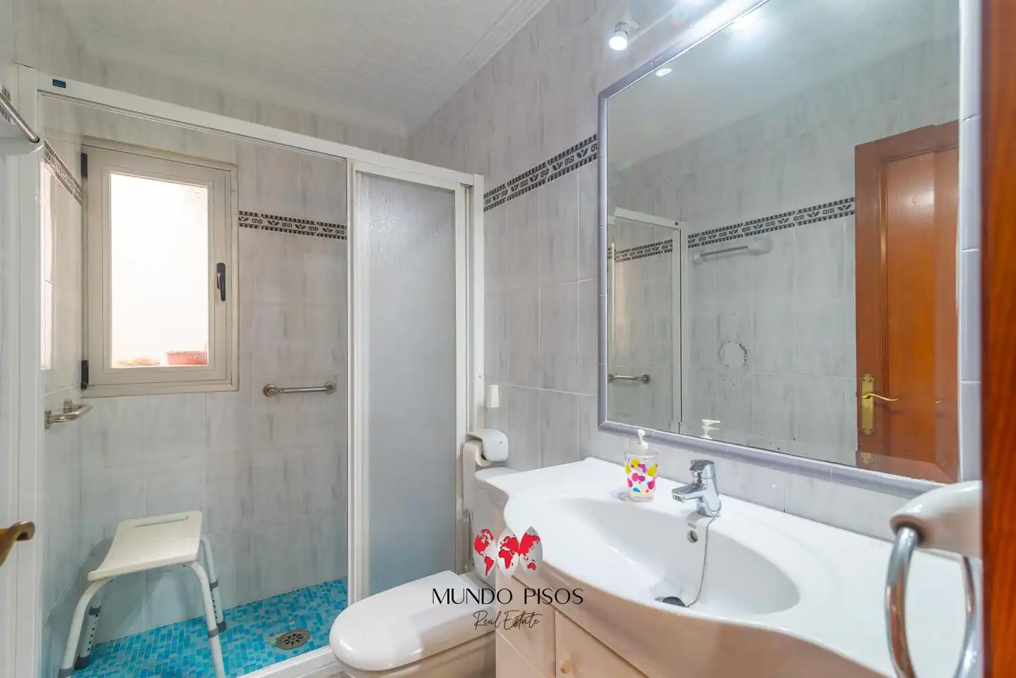 Badezimmer von Erdgeschoss zum Verkauf in  Palma de Mallorca mit Klimaanlage, Heizung und Privatgarten