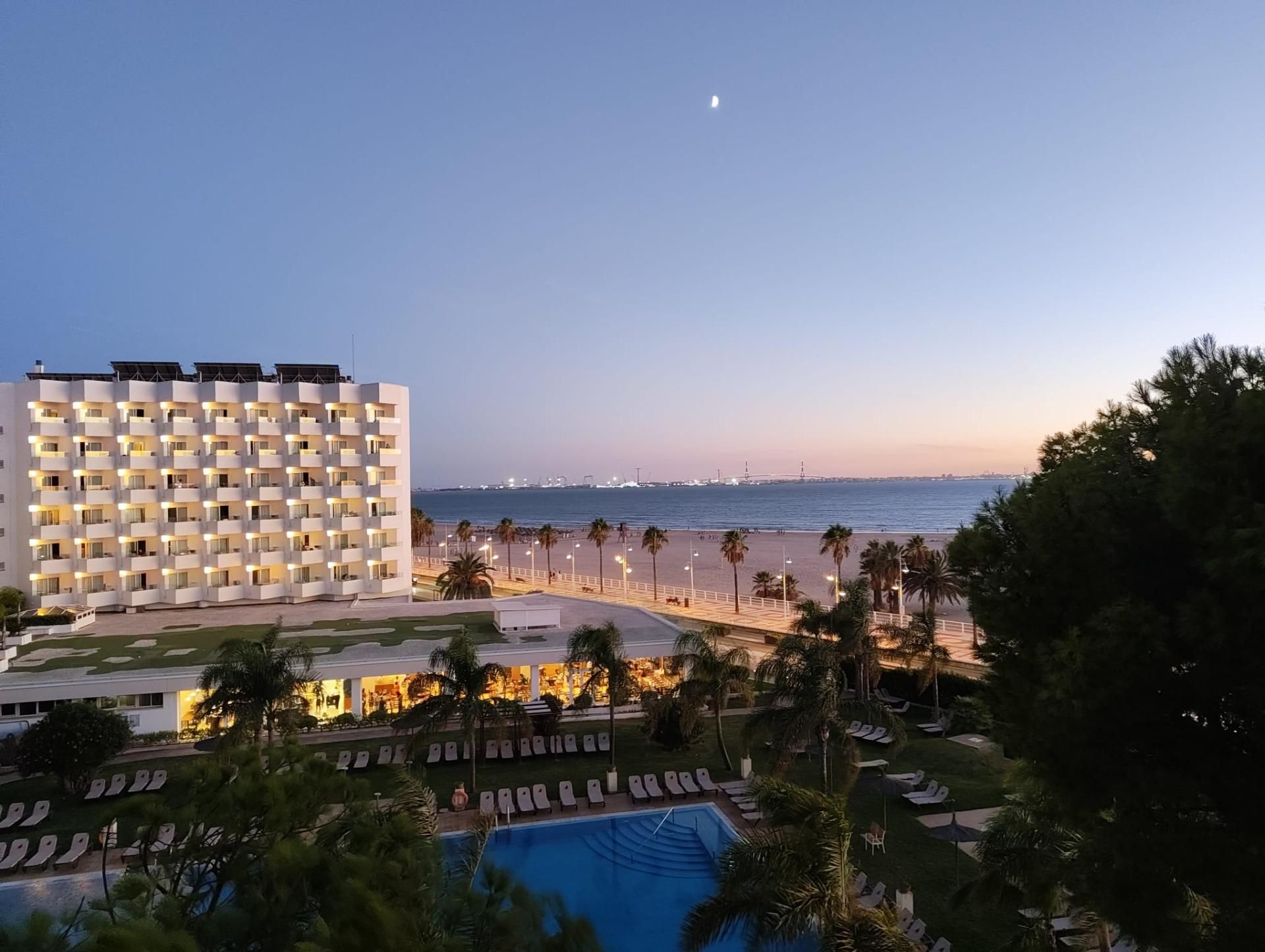 Bedroom of Flat for sale in El Puerto de Santa María  with Air Conditioner, Private garden and Terrace