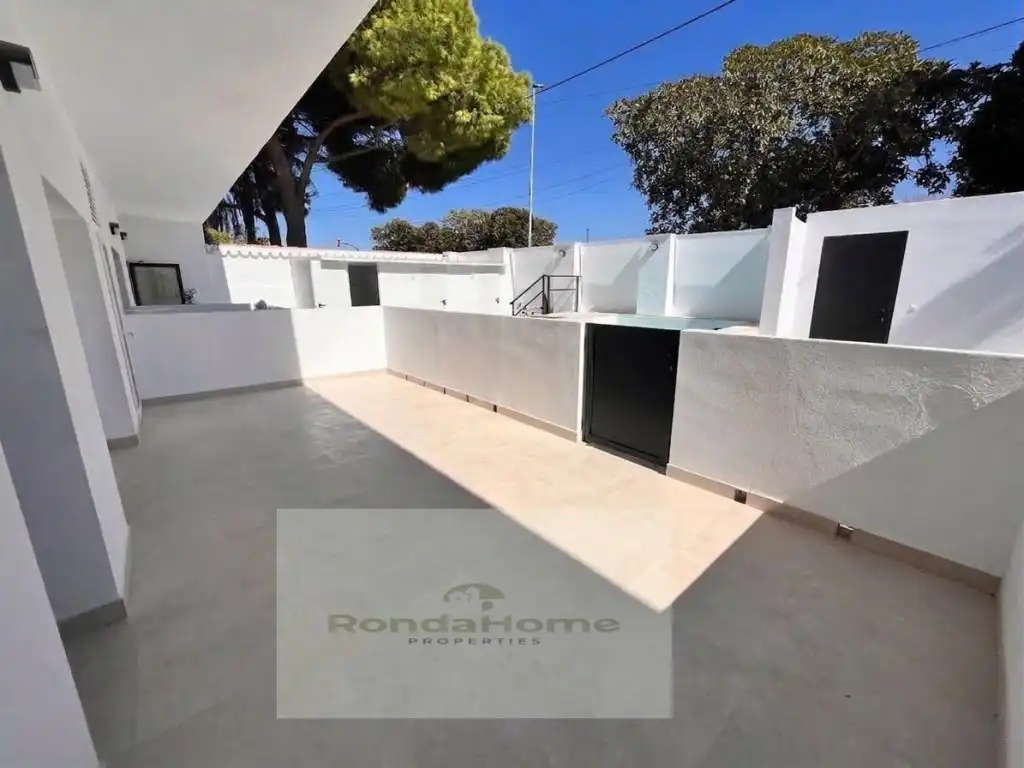Flat with pool to rent in Carretera Alora, imagen 3
