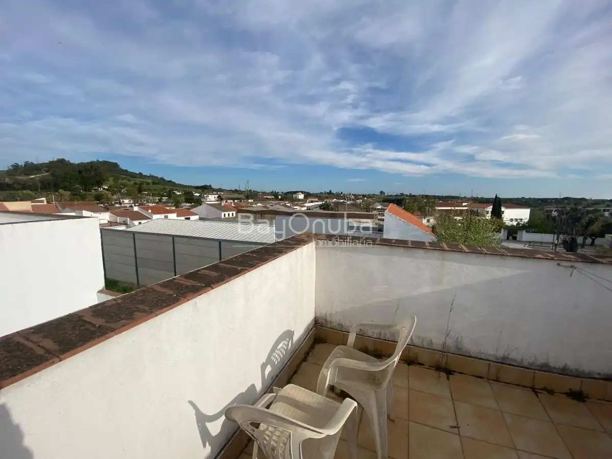 Detached homes for sale in Calañas