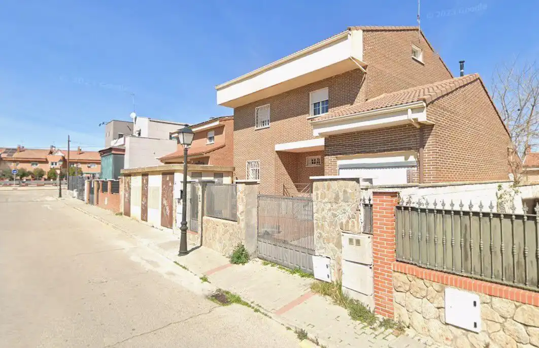 Vista exterior de Casa o chalet en venta en Camarma de Esteruelas con Terraza