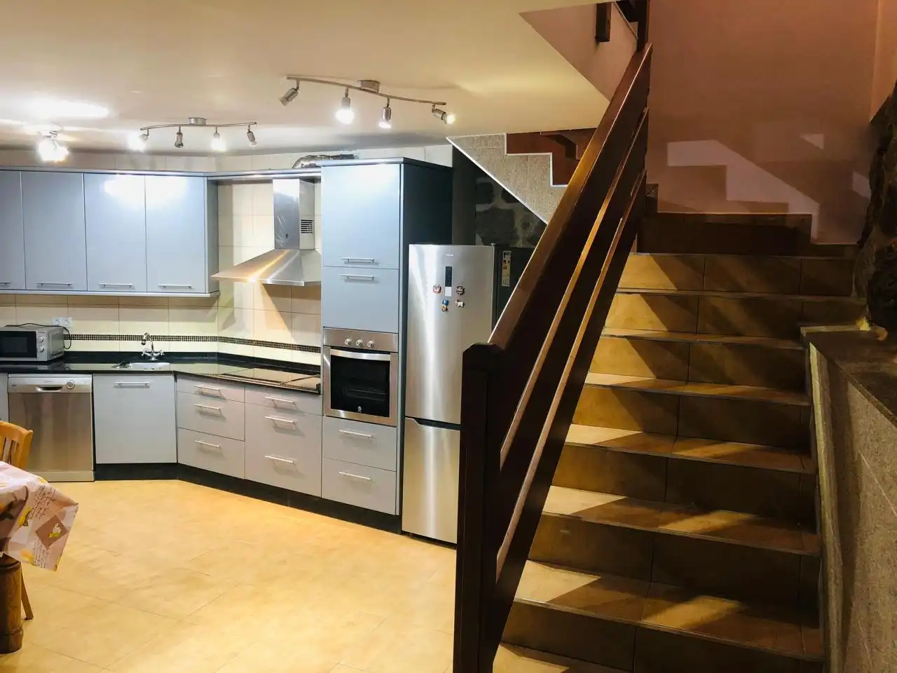 Cocina de Casa adosada en venta en Ourense Capital  con Calefacción, Parquet y Amueblado