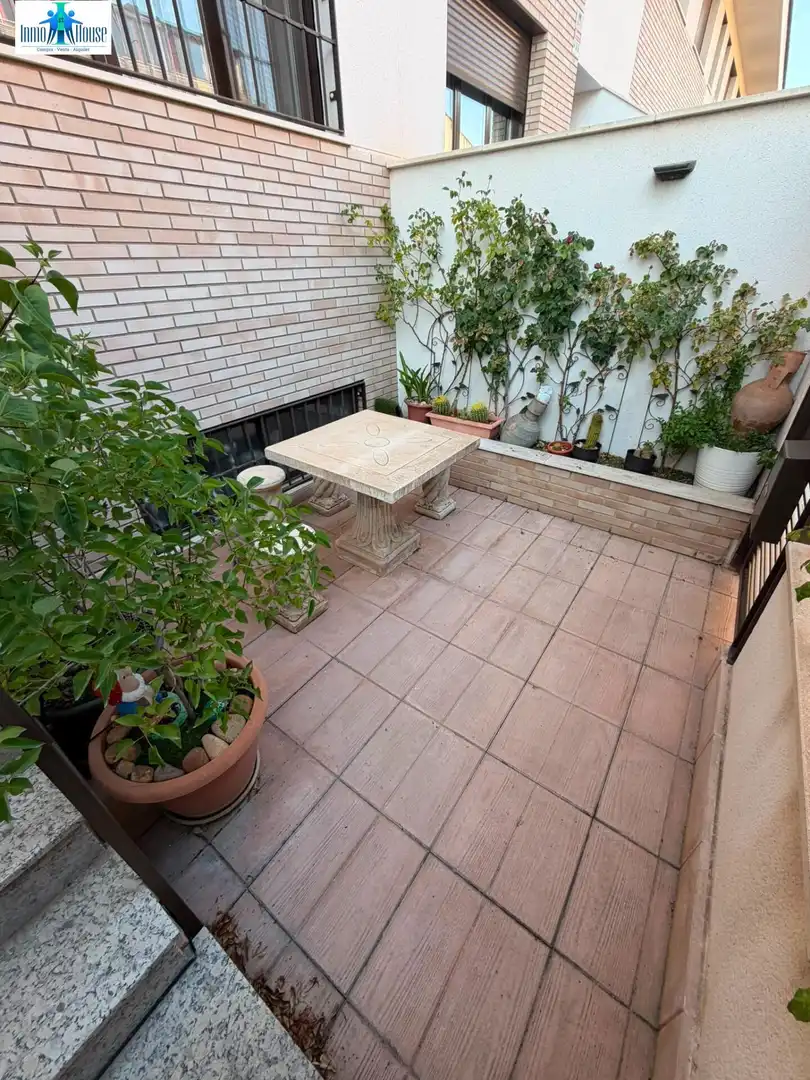 Terrassa de Casa adosada en venda en Albacete amb Calefacció, Parquet i Terrassa