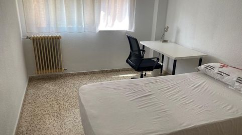Foto 4 de Piso de alquiler en Demetrio Spínola, Rosaleda - Juventud, Granada Capital