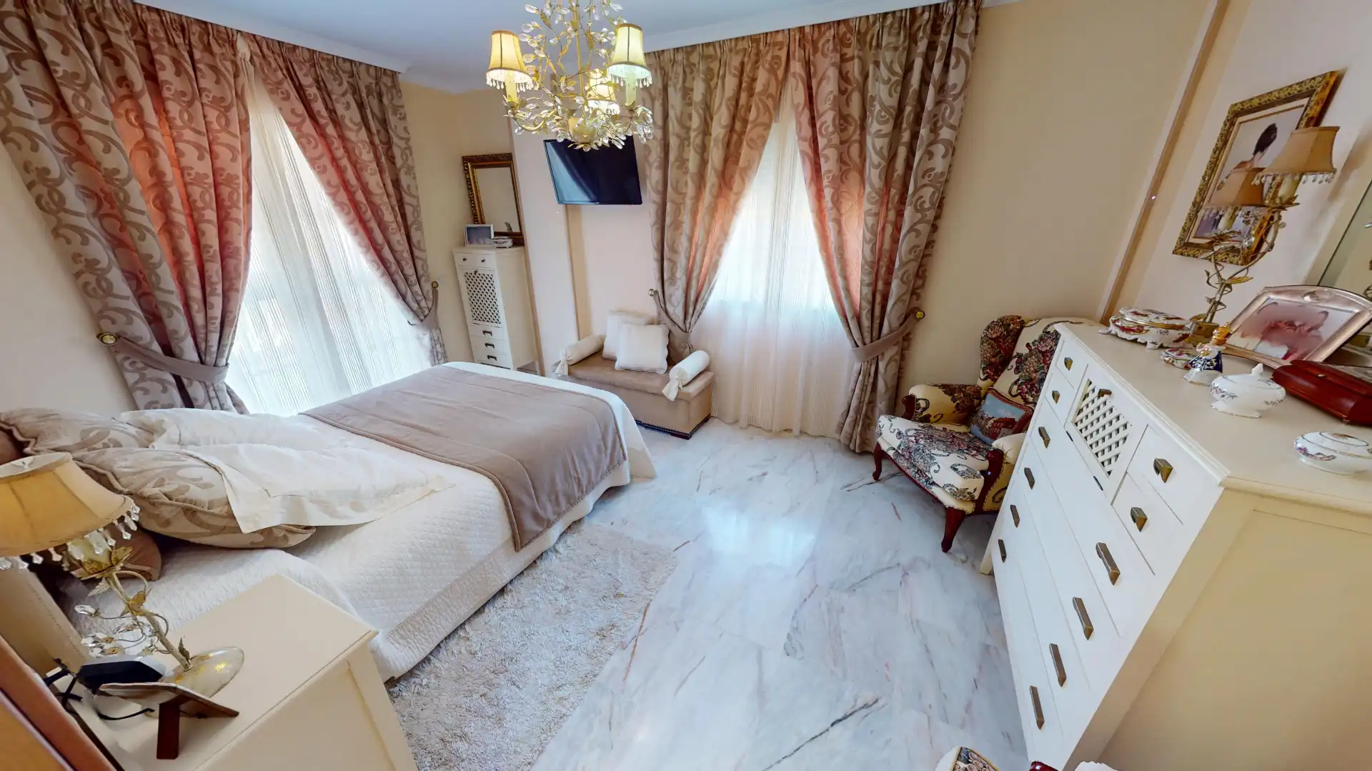 Habitación de Casa o chalet en venta en Torremolinos con Aire acondicionado, Calefacción y Jardín privado