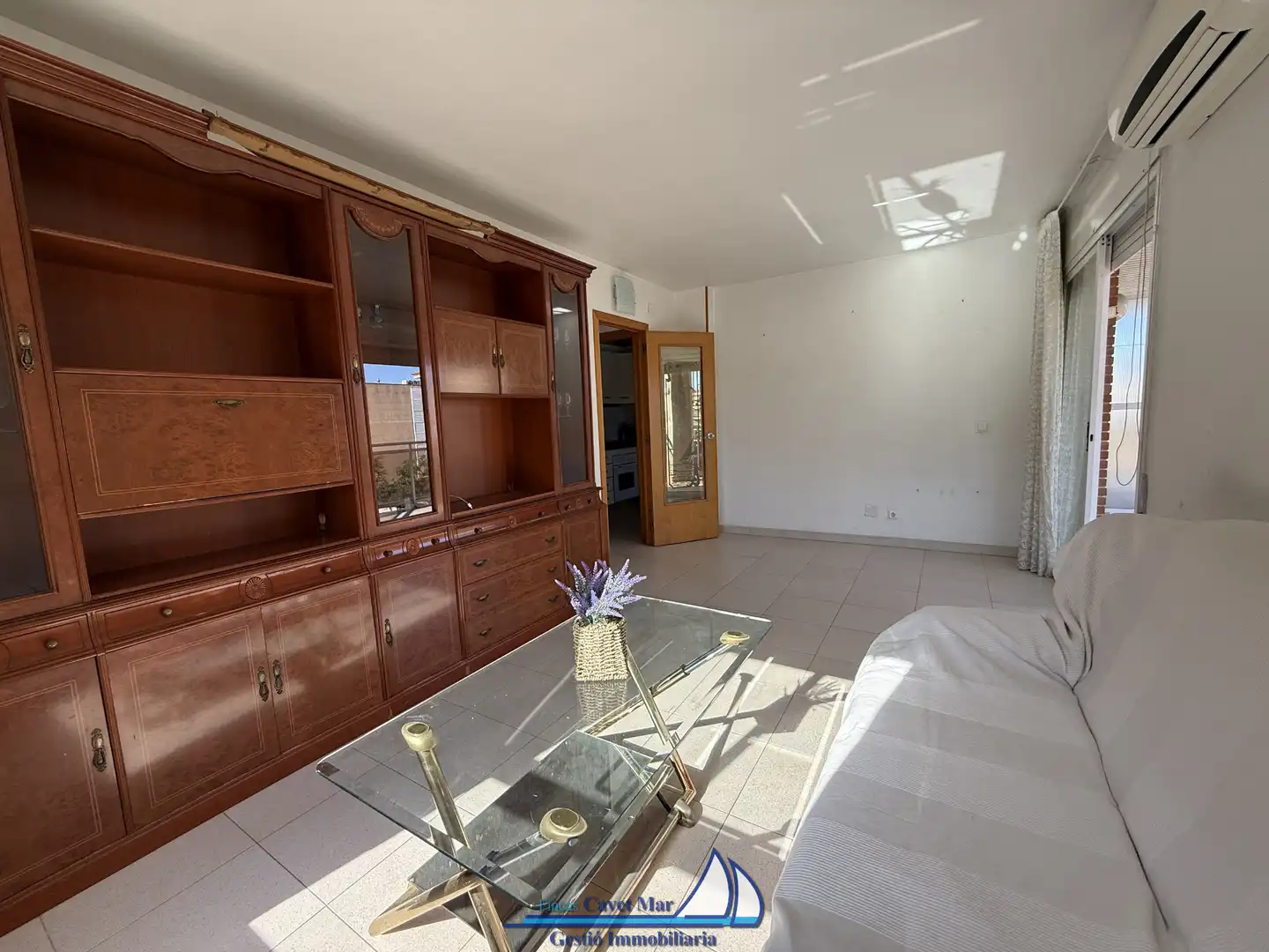 Sala de estar de Piso en venta en Vinyols i els Arcs con Terraza, Amueblado y Horno