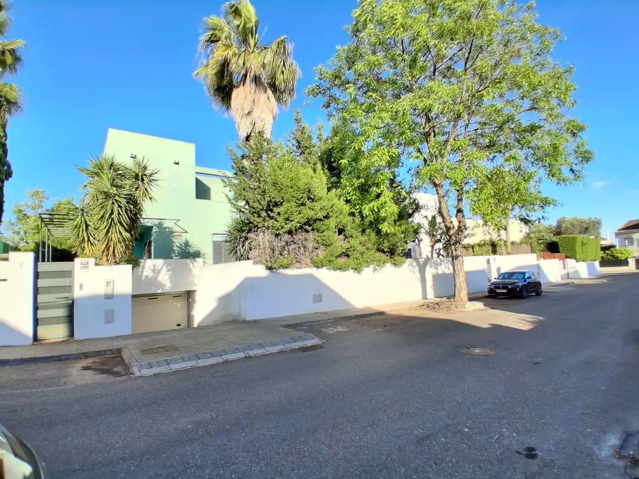 Vista exterior de Casa o chalet en venta en Espartinas con Jardín privado, Balcón y Piscina comunitaria