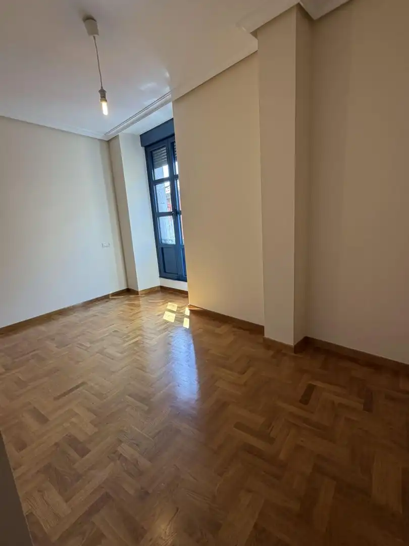 Piso de alquiler en Grado